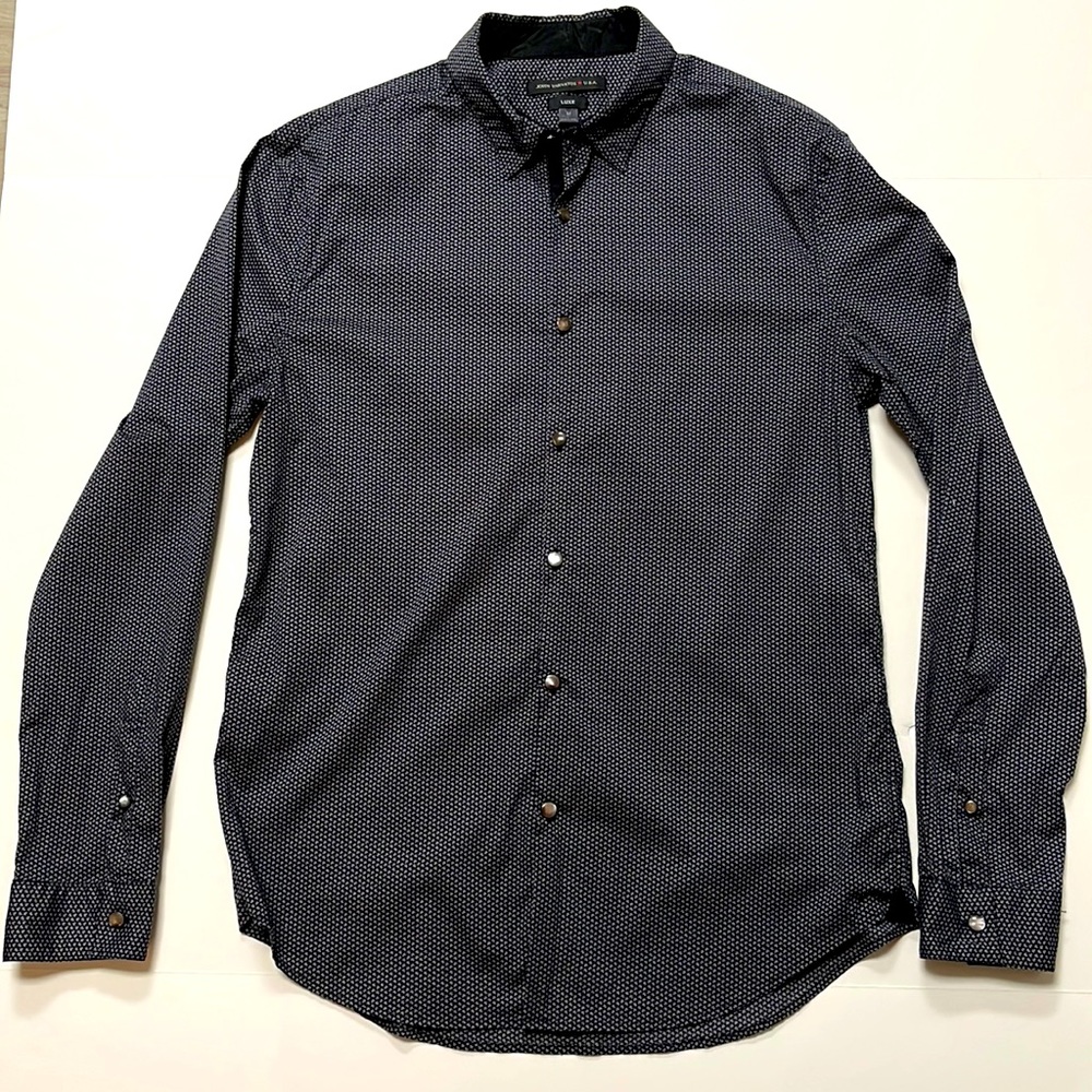 ⭐️ John Varvatos L/S woven men’s size M.